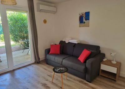 canapé lit avec sur-matelas