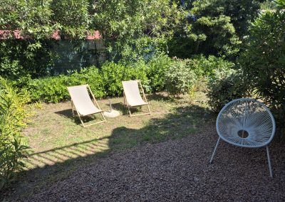 Jardinet devant la terrasse